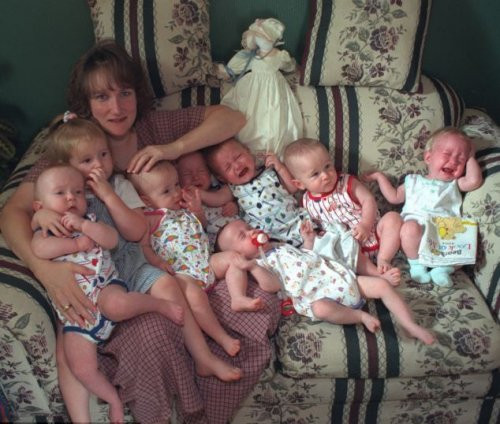 Виж първата в света седморка близнаци 16 години по-късно! (ФОТО)