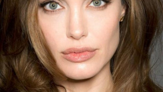  Обрат! Анджелина Джоли провокира с новото си решение