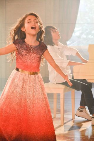 Песента на Крисия за детската Евровизия получи летящ старт от „Шоуто на Слави” (ВИДЕО)