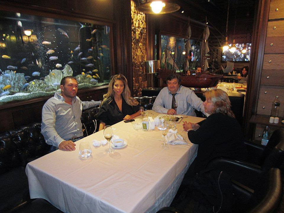 Кубрат Пулев вечеря със семейството на Андреа преди да поздрави Кличко