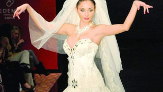 Навръх ЧРД: Елен Колева направи фурор с вестта за сватбата си! (Майонезата "погребан" завинаги)