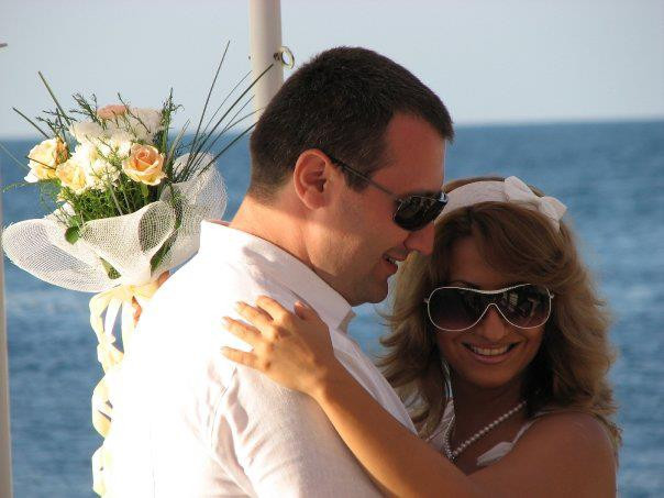 Нели Хаджийска си подари щура сватба на плажа! (СНИМКИ и на други нетипични булки)