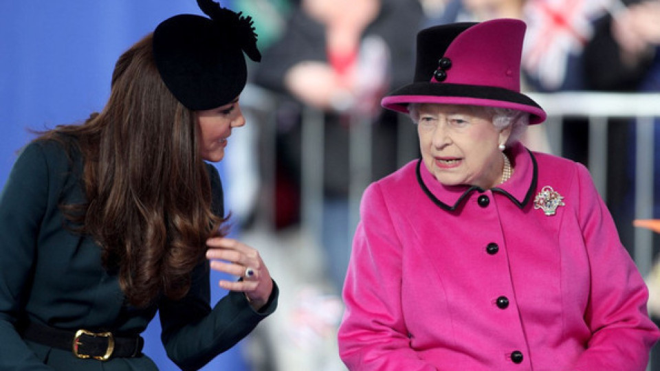 Мегаскандал: Кейт Мидълтън забрани на кралицата да се доближава до Шарлот