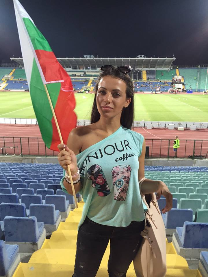 България изгуби мача, но спечели нещо повече: Виж най-голямата красота на стадиона! (СНИМКИ)