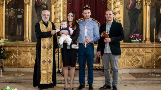 Карина Караньотова кръсти синчето си като принц! (СНИМКИ и подаръците на Аня Пенчева и рода)