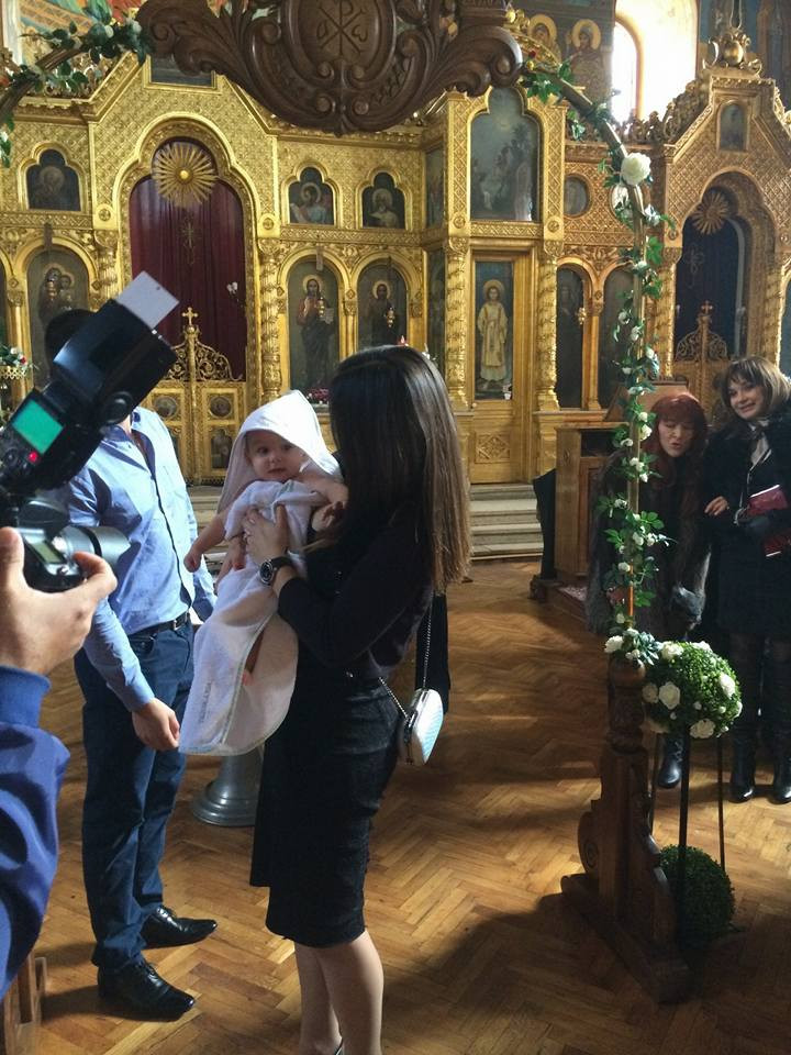Карина Караньотова кръсти синчето си като принц! (СНИМКИ и подаръците на Аня Пенчева и рода)