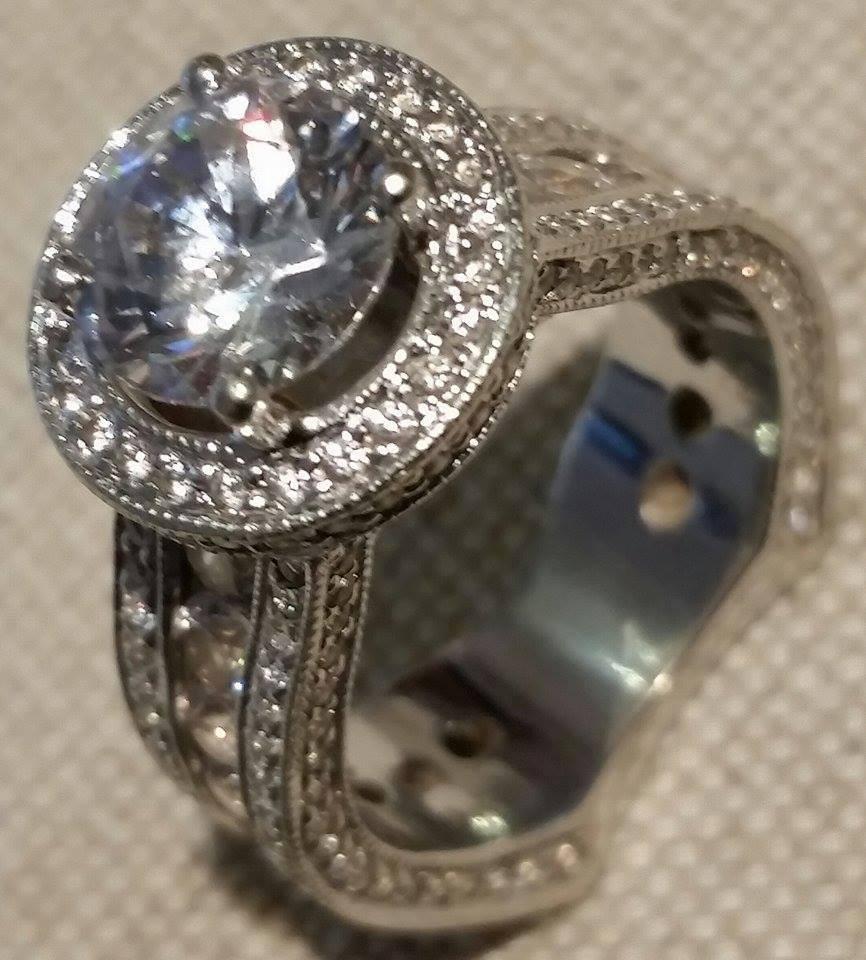 Джино Бианкалана обяви пръстена на Джена на търг! (Вижте великолепието за 50 бона)