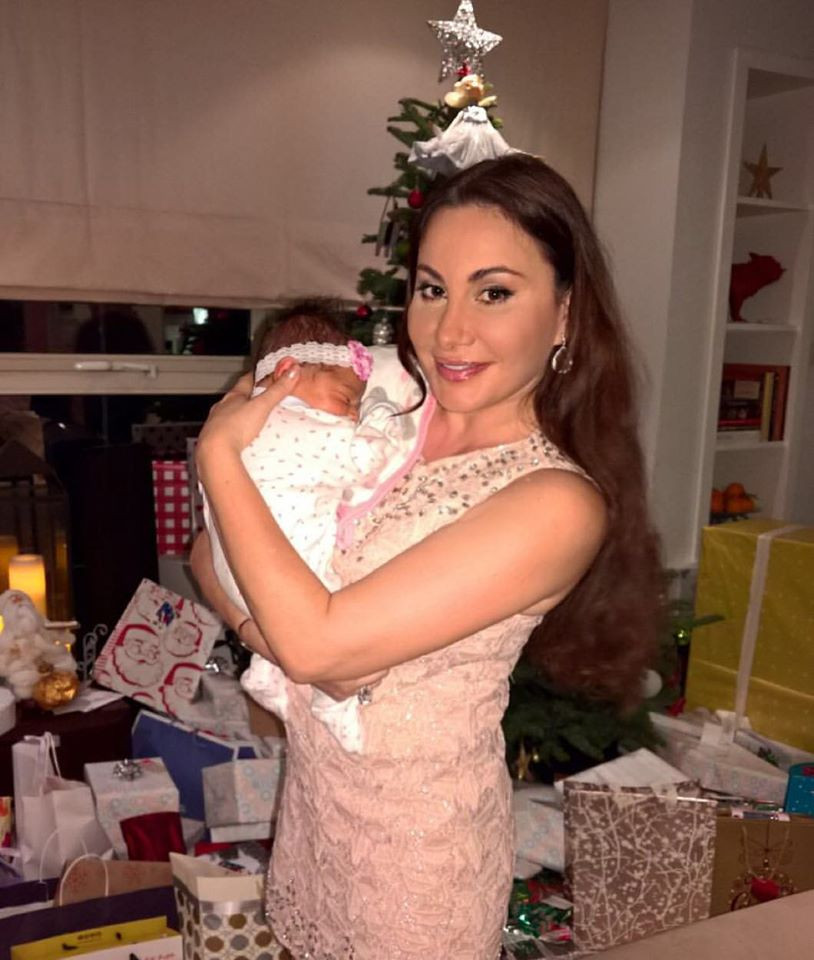 Дарина Павлова отпразнува първата си Коледа с Алба като в 1001 нощ (Снимки)