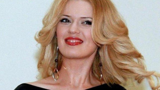Светът на Нели Петкова се срина: Гаджето й от САЩ я заряза на Нова година! (причината шокира)