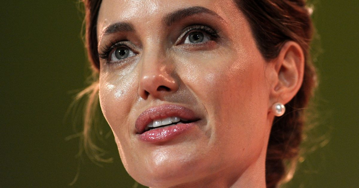 Извънредно: Анджелина Джоли откарана в болница, животът й гасне! (ужасяващи подробности)