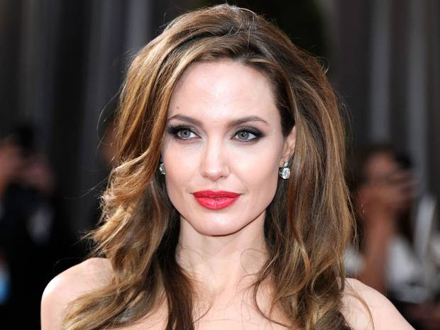 В САЩ: Анджелина Джоли върви към смъртта!