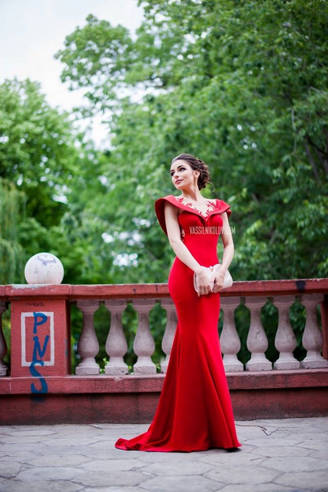 Една красавица на 18 иска да живее в България