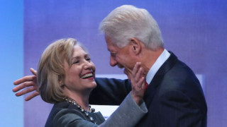 Взрив след изборите: Хилари Клинтън показа червен картон на съпруга си! (Бил Клинтън и семейството в шок - снимки)