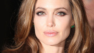 Сензация: Анджелина Джоли с тайна мисия в България? (Подробности)