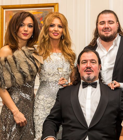 Нов развод за Добромир Гущеров: Сервитьорката Диана го напусна! (причината е шокираща - виж тук)