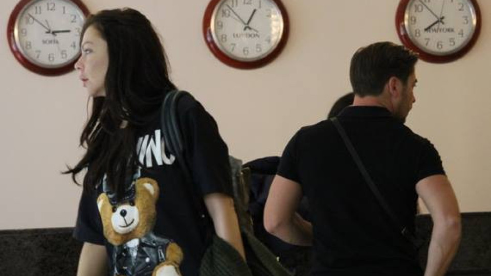 Взрив: Хванаха Галена с чужд мъж в пловдивски хотел! (скандалът е огромен - папарашки снимки)