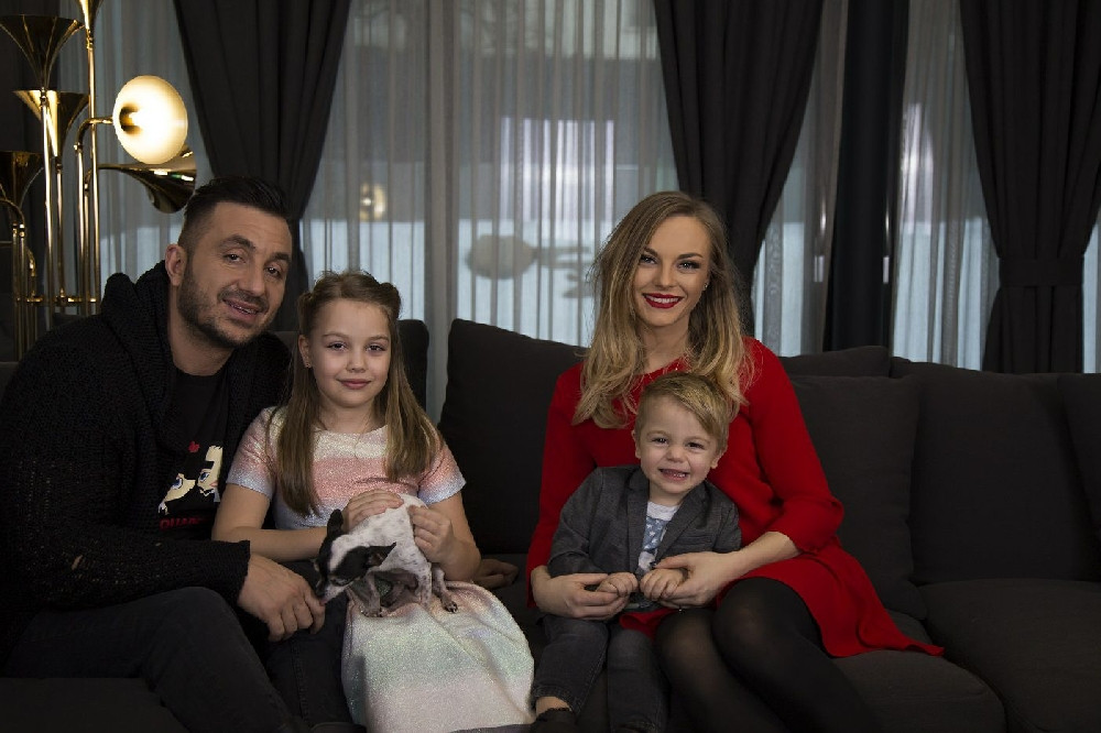 Новата къща на Константин и Надя е като изкарана от филмите: Вижте в какъв лукс ще живеят с двете си деца! (СНИМКИ)