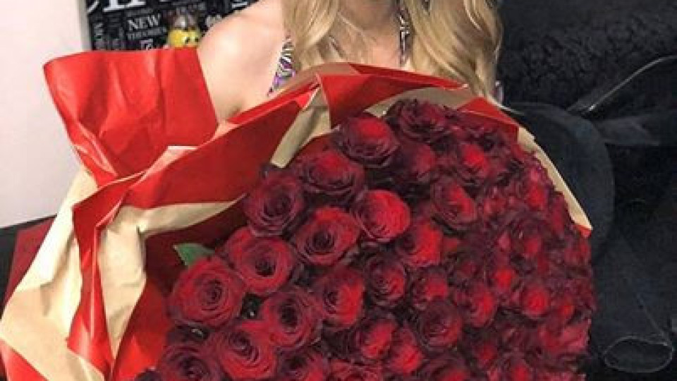 Бомба: Емилия лъже за букета от Жорж Башур за 8 март! (сама си купила 101 рози - ето доказателството)