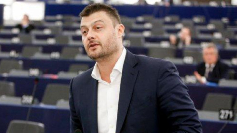 Николай Бареков: Евродепутати станаха милионери без ден трудов стаж! (Още скандални разкрития)