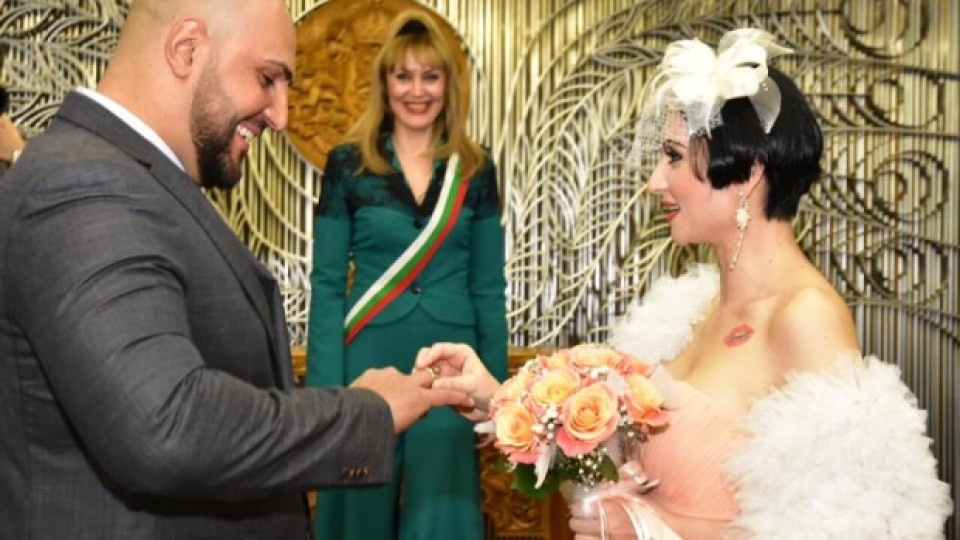 Сладураната Софи Маринова сияе на сватбата си: Вече съм г-жа Давидова! (СНИМКИ)