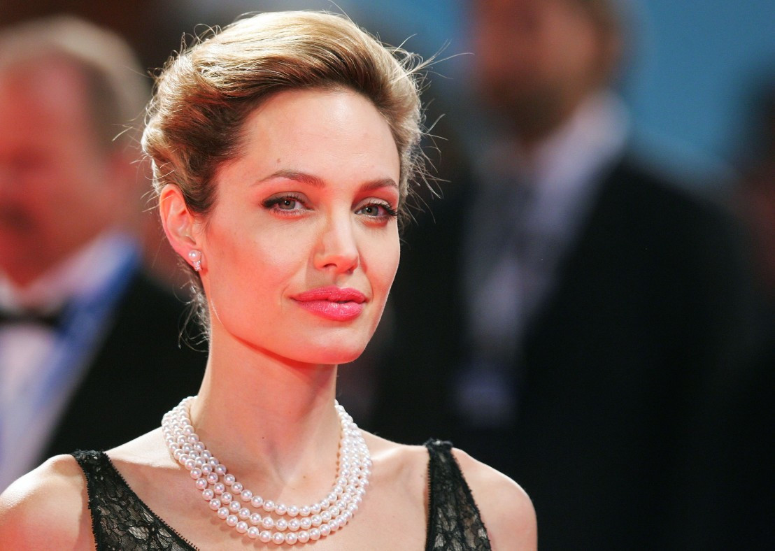 Анджелина Джоли казва „да” на милиардер!(Виж кой е щастливецът и кога е сватбата)