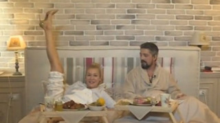 Няма обувки за огромните крака на Гала!