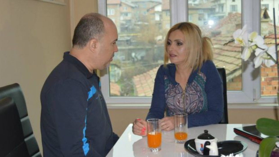 Жената на Орхан Мурад проговори за скандала между двамата! (още подробности)