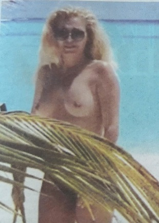 Ехааааааааааа, какви гърди! Вижте 52-годишната Гала чисто гола! (СНИМКИ 18+)