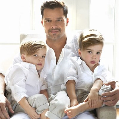 Рики Мартин щастлив с трите си деца - Снимка 4