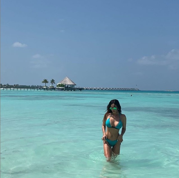 Глория развя прелестите си на Малдивите