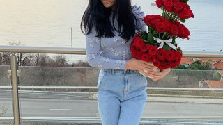 Дебора получи 101 рози навръх Свети Валентин!