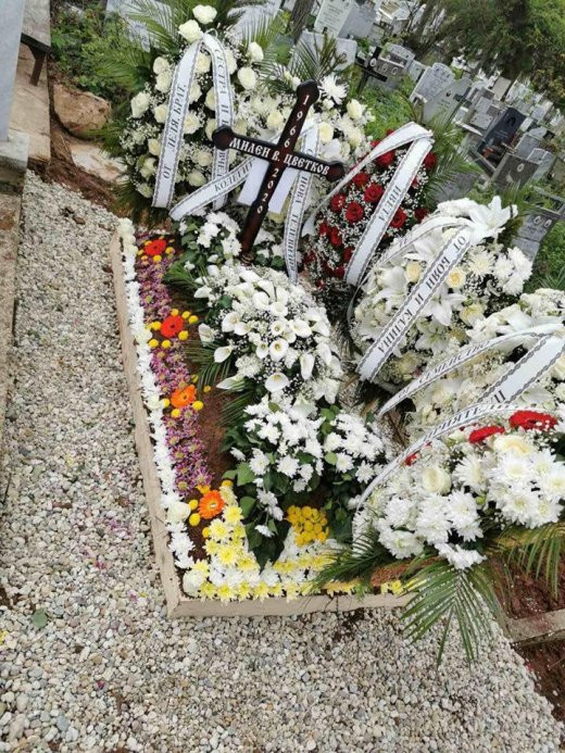 Тъжно: Децата на Милен Цветков погребаха баща си! (СНИМКИ)