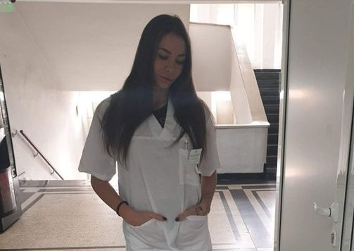 Юлиана Башева е най-еротичната медицинска сестра у нас! (виж тук)