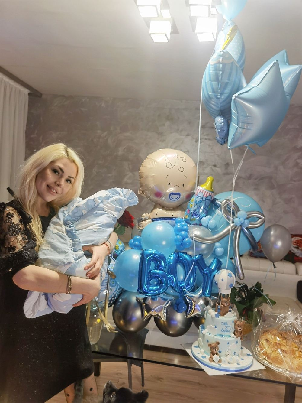 Щастливи: Калина Кузманова от "София Ден и Нощ" показа бебчето си! (виж тук)
