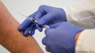 Регистрираха първия сериозен проблем след апликацията на ваксината на „Модерна“
