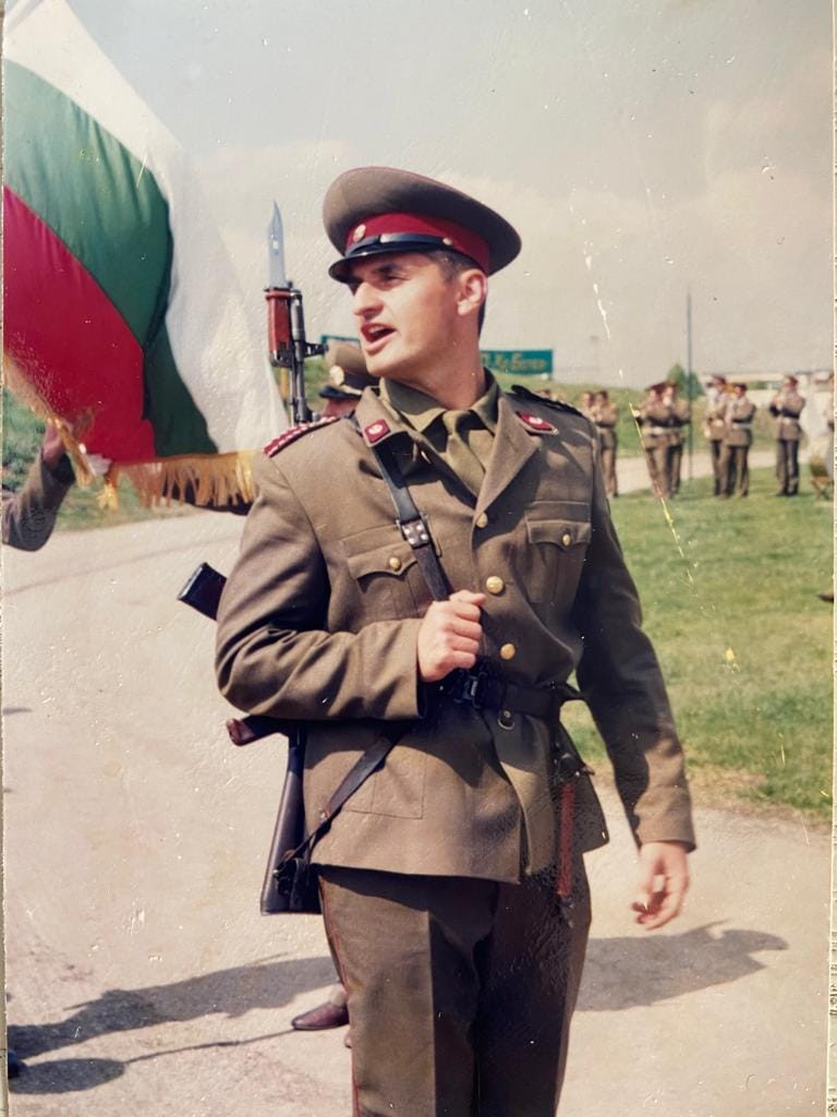 Кирил Добрев: Днес няма чест и достойнство, както когато бях войник!