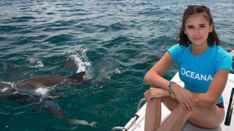 Нина Добрев и Лео ди Каприо спасяват акули заедно! (още подробности)
