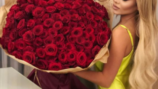 Нора Недкова се изфука със 101 червени рози от тайнствен мъж! (виж тук)
