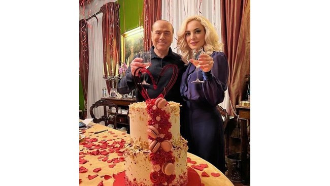 Берлускони с 30 години по-млада жена