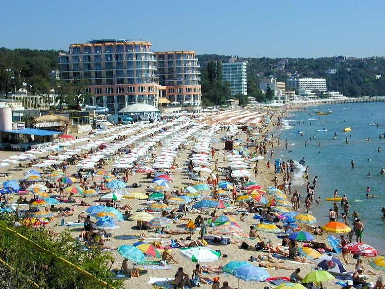 Туристите по родното Черноморие се жалват на Министерството на туризма от поредната такса