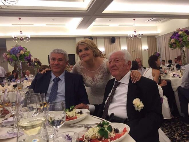 Лукс и красота: Стефан Шарлопов омъжи дъщеря си като принцеса! (много нови снимки от сватбата на годината) - Снимка 2