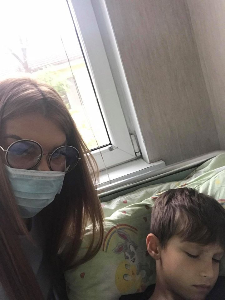 Рени полужива: Синът й е много зле, от дни е на системи в болницата! (Червенкова изригна срещу баща му + ШОК СНИМКИ) - Снимка 3