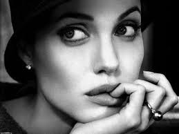 Анджелина Джоли прехвърли 40-те, но е невероятна и винаги ще бъде