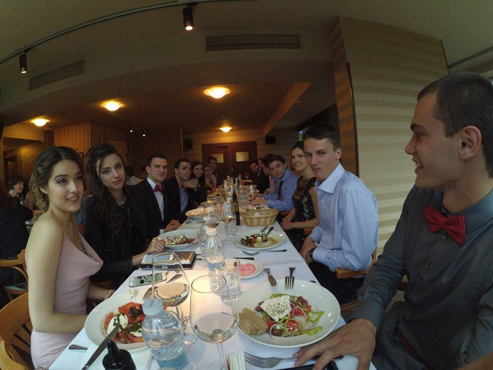 Приятелите на Мари и колегите на Гала се почерпиха за здраве в столичен ресторант