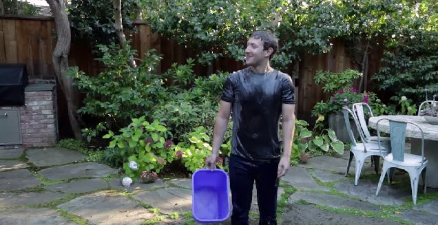 Ice Bucket Challenge поля и Марк
