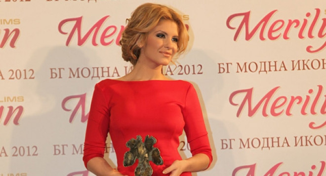 Анелия печели награда за модна икона през 2012 г. 