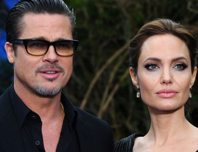 Анджелина Джоли доказа, че Брад й е посегнал в частния самолет (Вижте синините по ръцете й – Снимка)