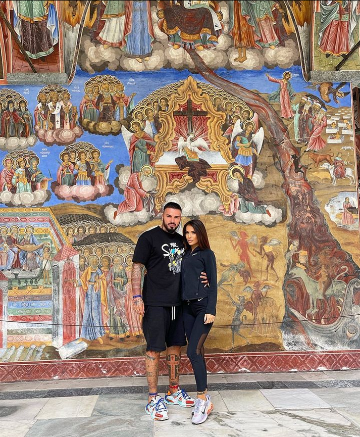 Прелюбодеецът Благой Георгиев прави метани в Рилския манастир с новата си (В нета го сринаха от подигравки – Снимки)