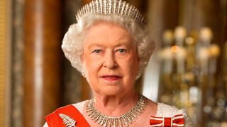Англия изтръпна: Всички от кралското семейство спешно отиват при кралицата, Елизабет е зле! (виж още)