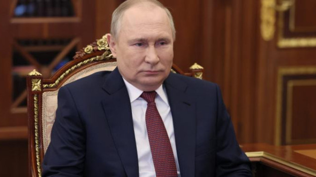 Оказва се, че руският президент крие страшна лична тайна. 
Биологичните родители